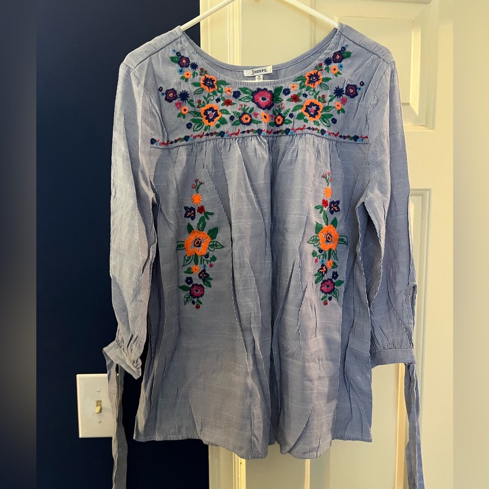 JODIFL Light Blue Floral Embroidered Blouse